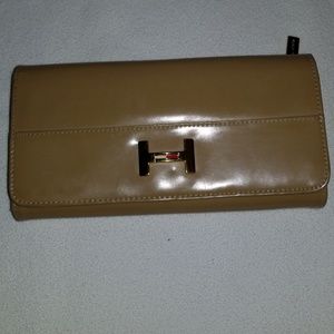 NWOT Tommy Hilfiger leather wallet